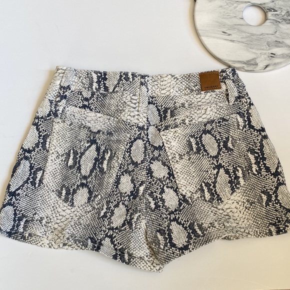 Ymi•shorts• - Picture 3 of 3